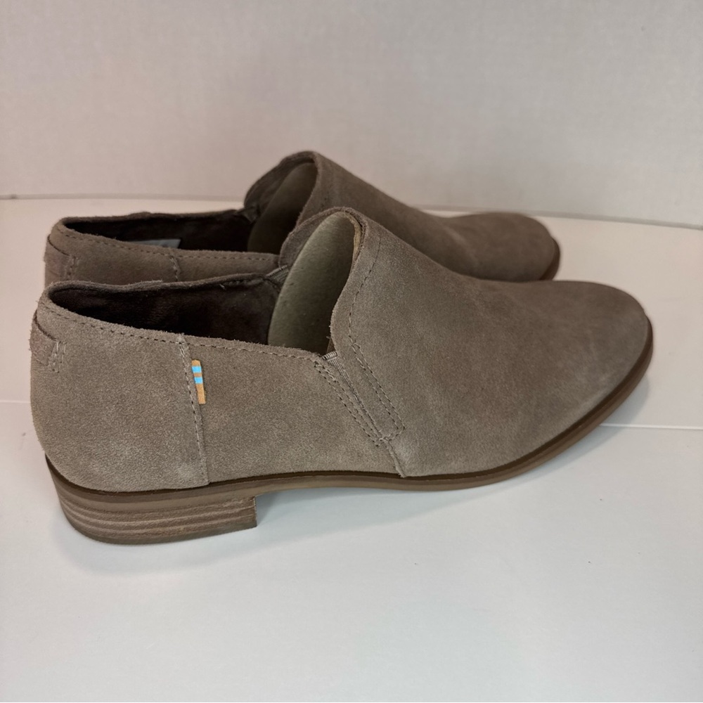 Toms Women's Suede Flats - Taupe (Mint Condition)